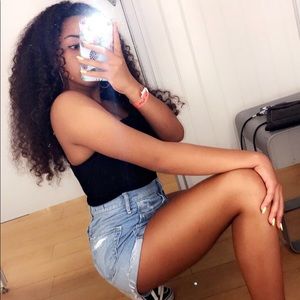 Meet your Posher, Victoria